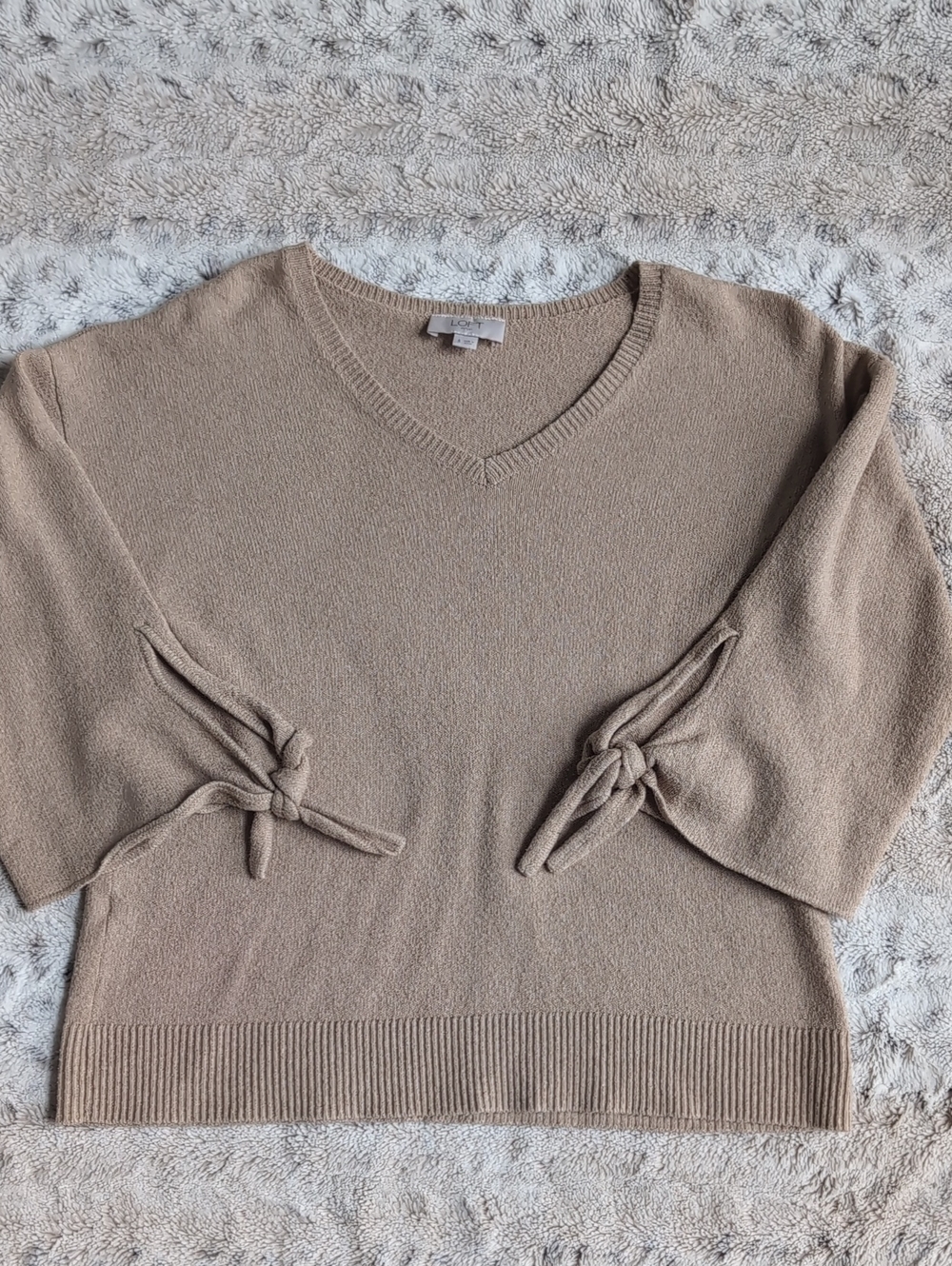 LOFT Outlet V-Neck Soft Taupe Wide 3/4 Tie Sleeve Sweater